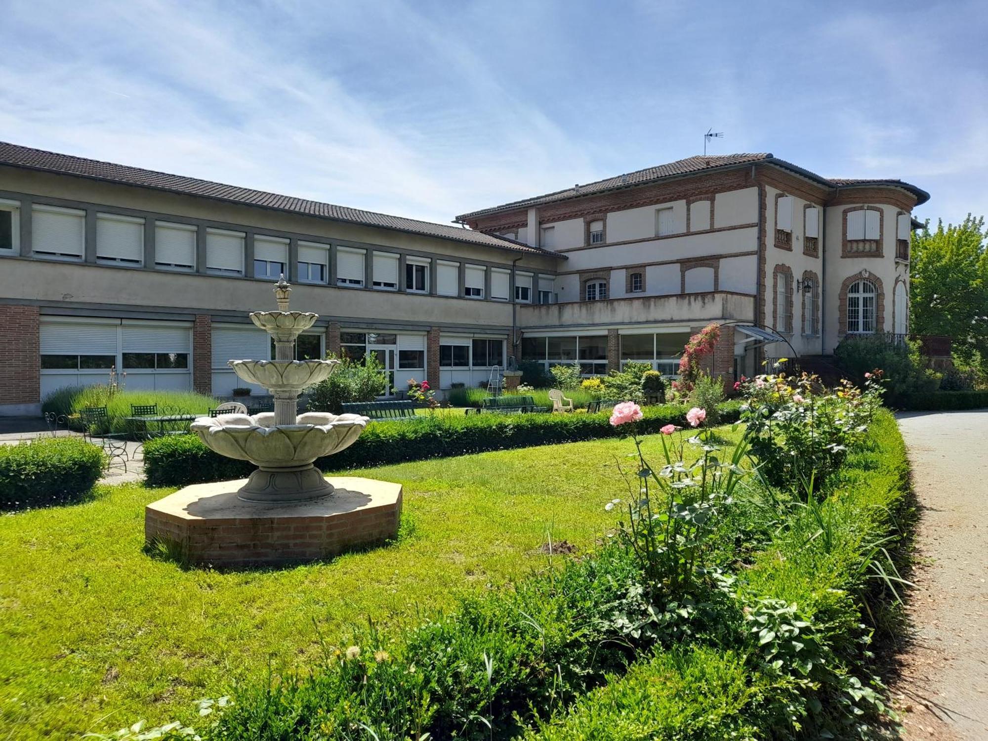 Hotel Centre Louis Ormieres Montauban Exterior foto